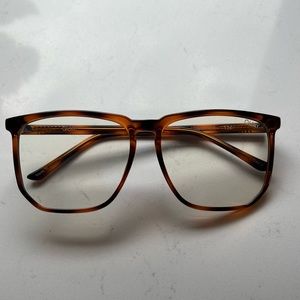 Quay Australia Blue Light Glasses color Tortoise